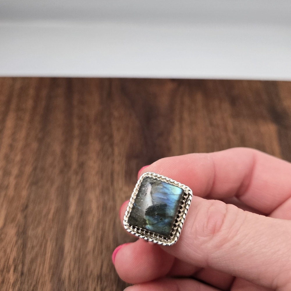 Labradorite Rectangular Sterling Silver Handmade Ring - Picture 8 of 12